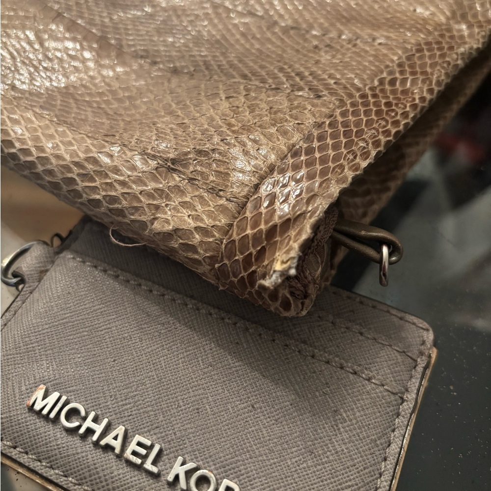 Fredrick E Nelson Vintage snake skin crossbody& Michael Kors card holder - Picture 10 of 10